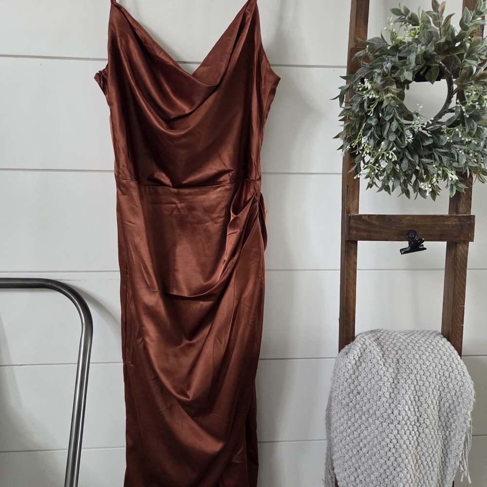 Gorgeous Elegant & Sexy Rust Satin Dress Perfect For Fall! Medium